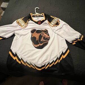 Boston Bruins Retro NHL Jersey